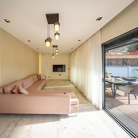 别墅 With Private Swimming Pool In *