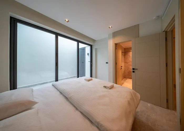 Villa Foa Collection